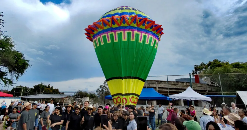 Ballon regatta in Ajijic