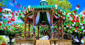 Fiestas patriasin Ajijic plaza