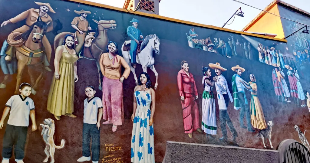 Mural by Javier Zaragoza on Pedro Moreno Street