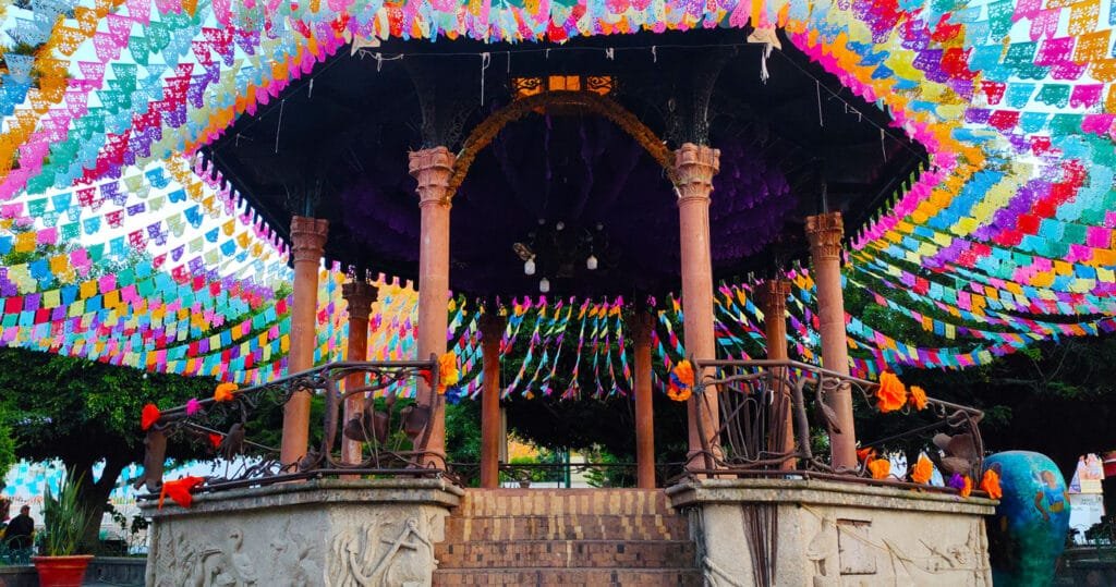 kiosk in the Ajijic square
