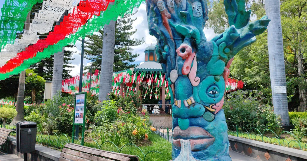 Sculpture in the Ajijic square